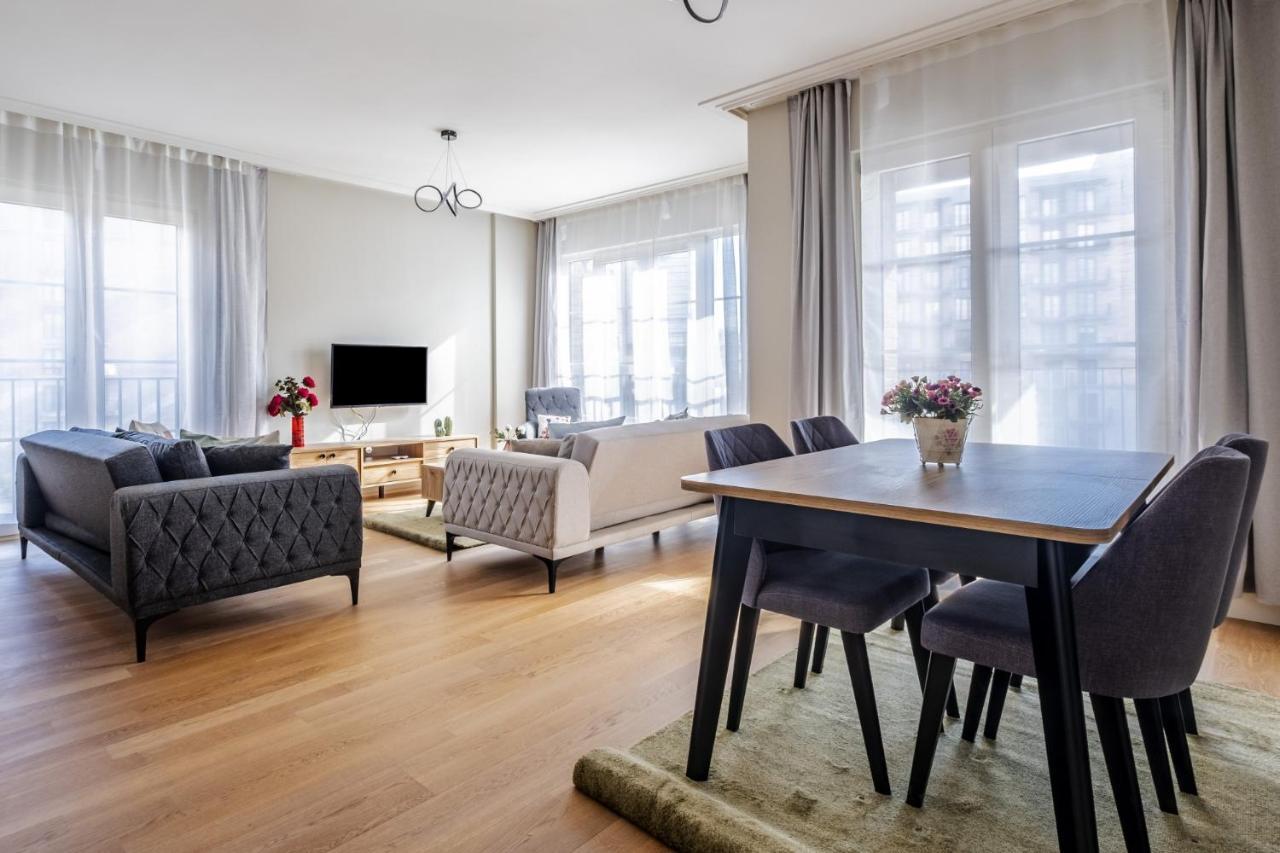Flat With Balcony In Umraniye Provincia di Istanbul