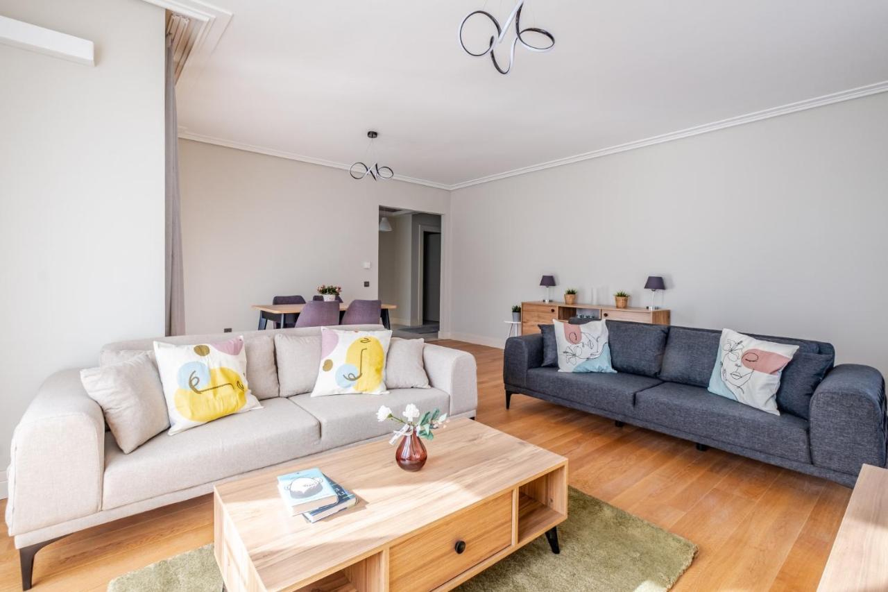 Flat With Balcony In Umraniye * Istanboel