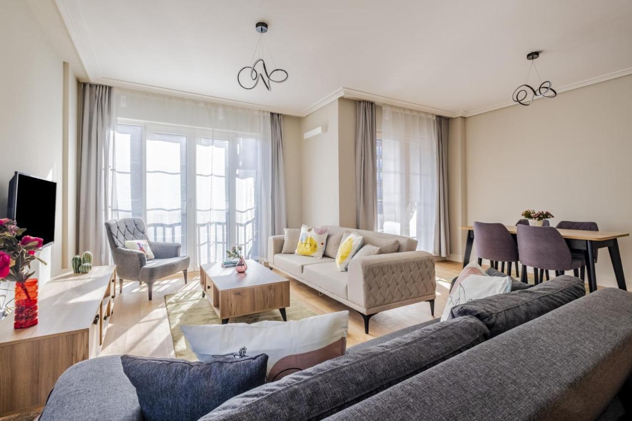Appartement Flat With Balcony In Umraniye Istanboel