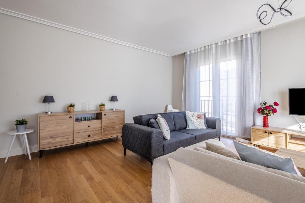 Flat With Balcony In Umraniye * Istanboel
